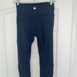 LULULEMON IN MOVEMENT SIZE 6 DEEP BLUE